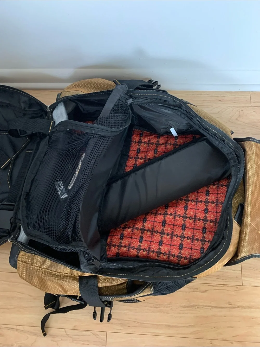 Warrior Jet Pack Max X -Lacrosse  Black & Gold Backpack